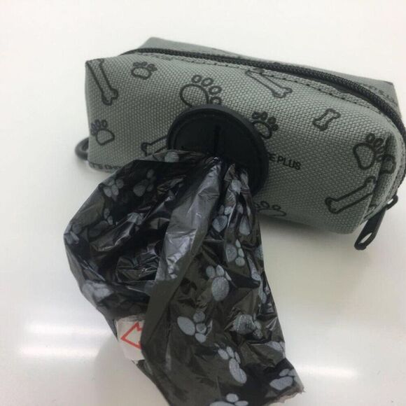 Pet's Choice Plus NWT Portable Poop Bag Holder With Carabiner - Picture 2 of 9